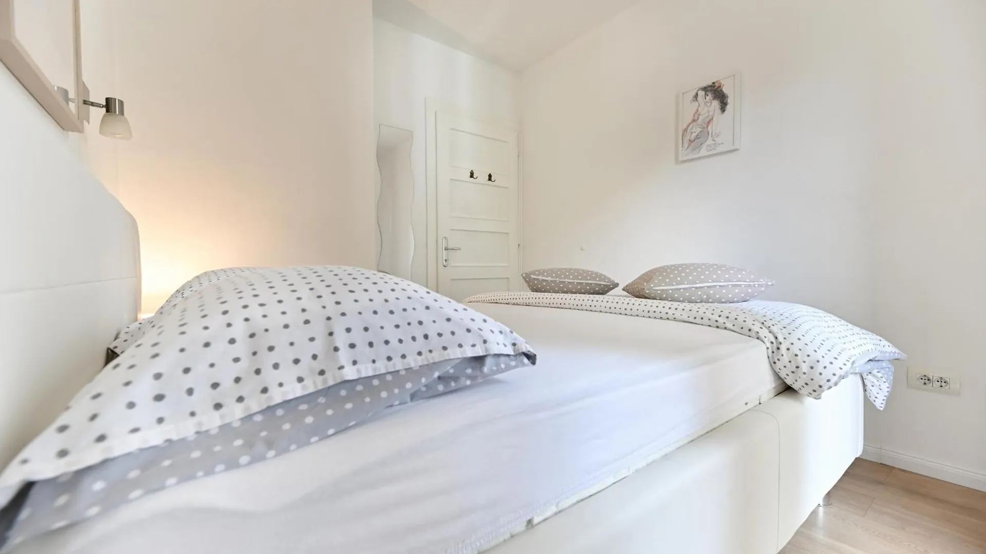 Near Zadar City Center Apartment With Free Parking And Air Condition In Each Room