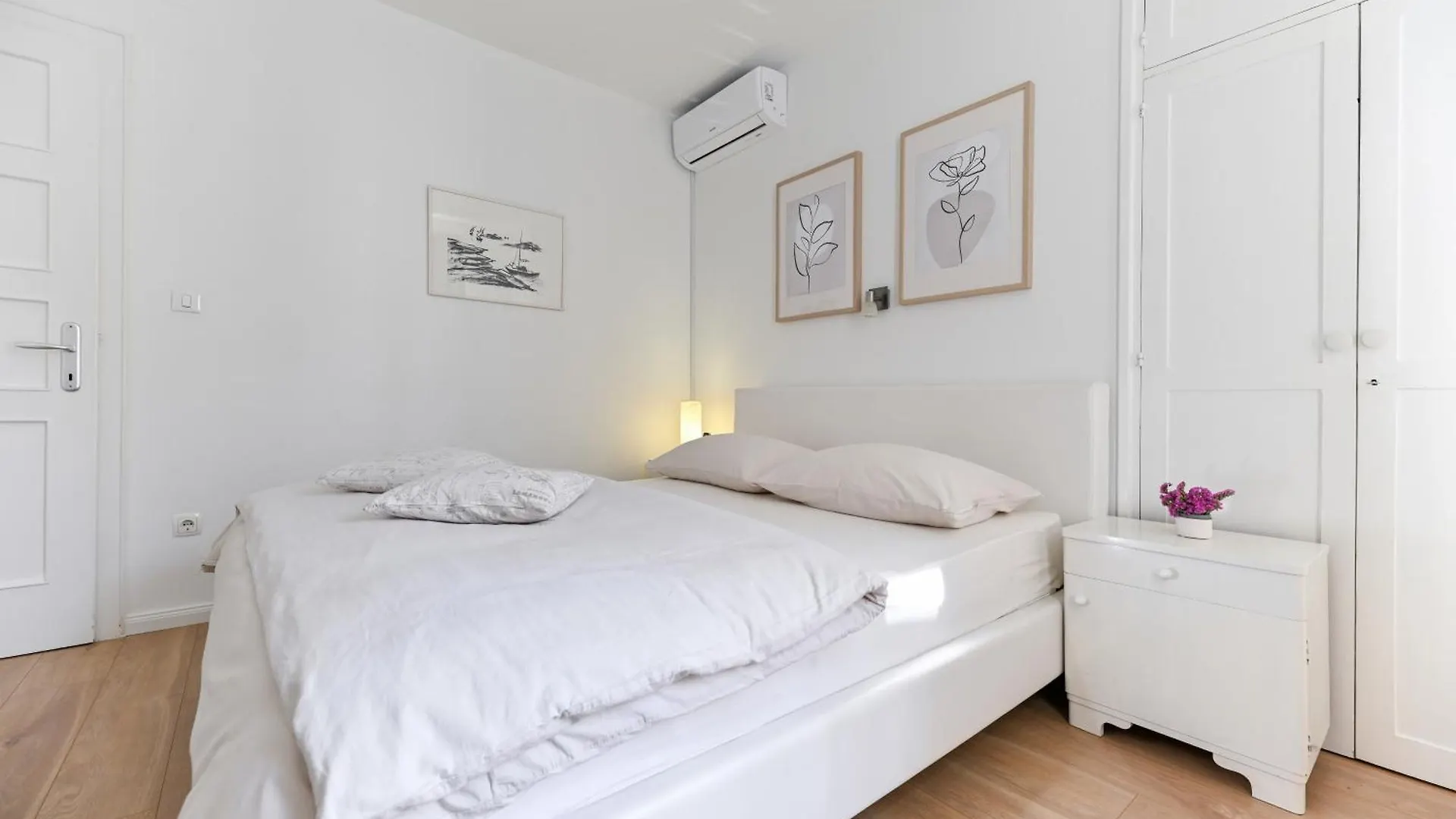 Near Zadar City Center Apartment With Free Parking And Air Condition In Each Room