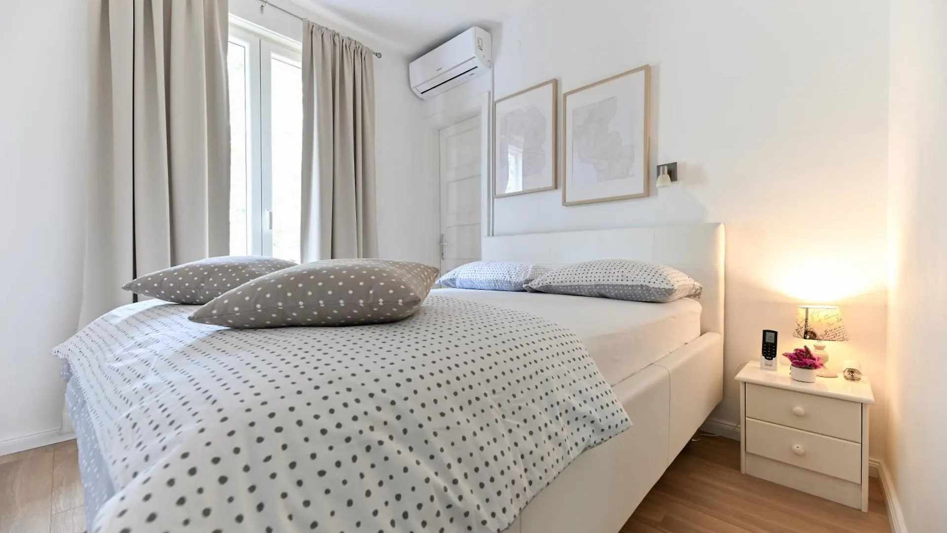 Near Zadar City Center Apartment With Free Parking And Air Condition In Each Room 0*,