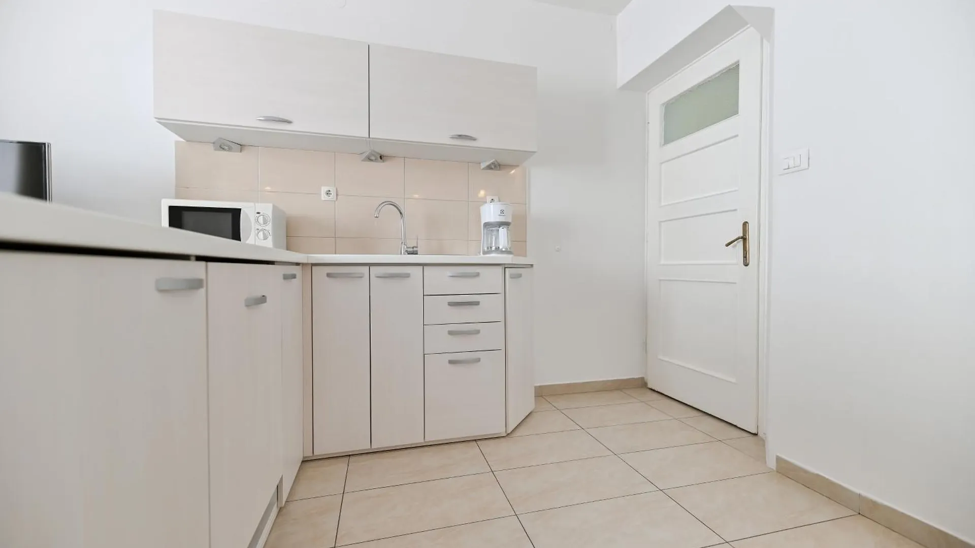 Near Zadar City Center Apartment With Free Parking And Air Condition In Each Room 0*,  Croatie
